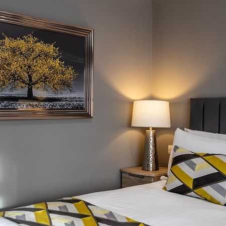Roydon Marina Village Hotel Экстерьер фото