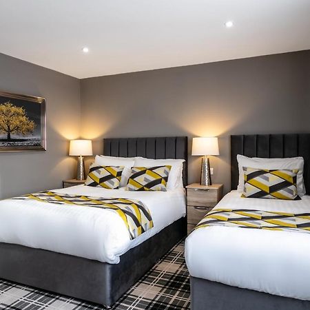 Roydon Marina Village Hotel Экстерьер фото