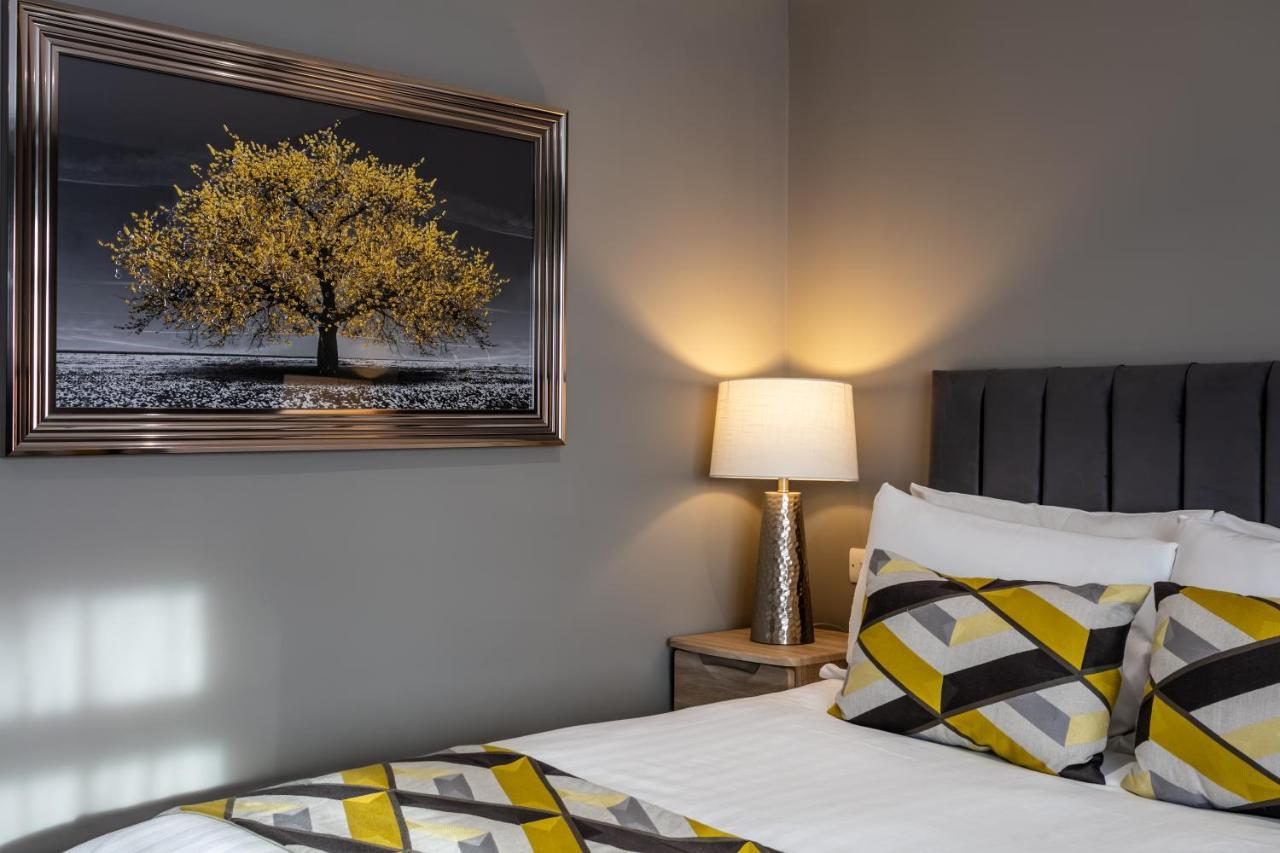 Roydon Marina Village Hotel Экстерьер фото