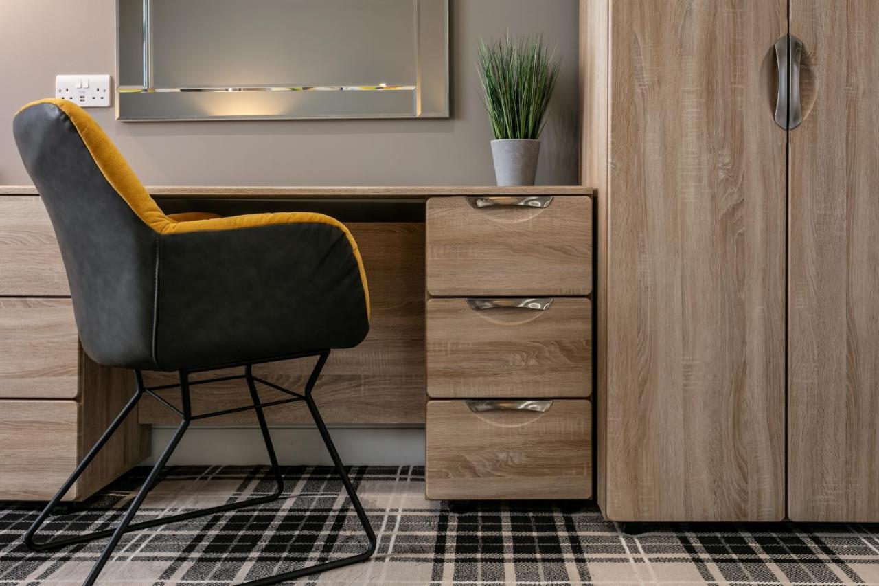 Roydon Marina Village Hotel Экстерьер фото