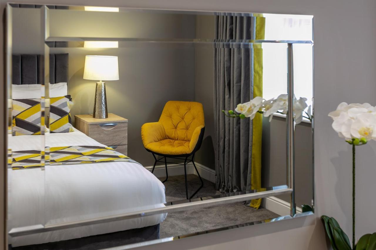 Roydon Marina Village Hotel Экстерьер фото