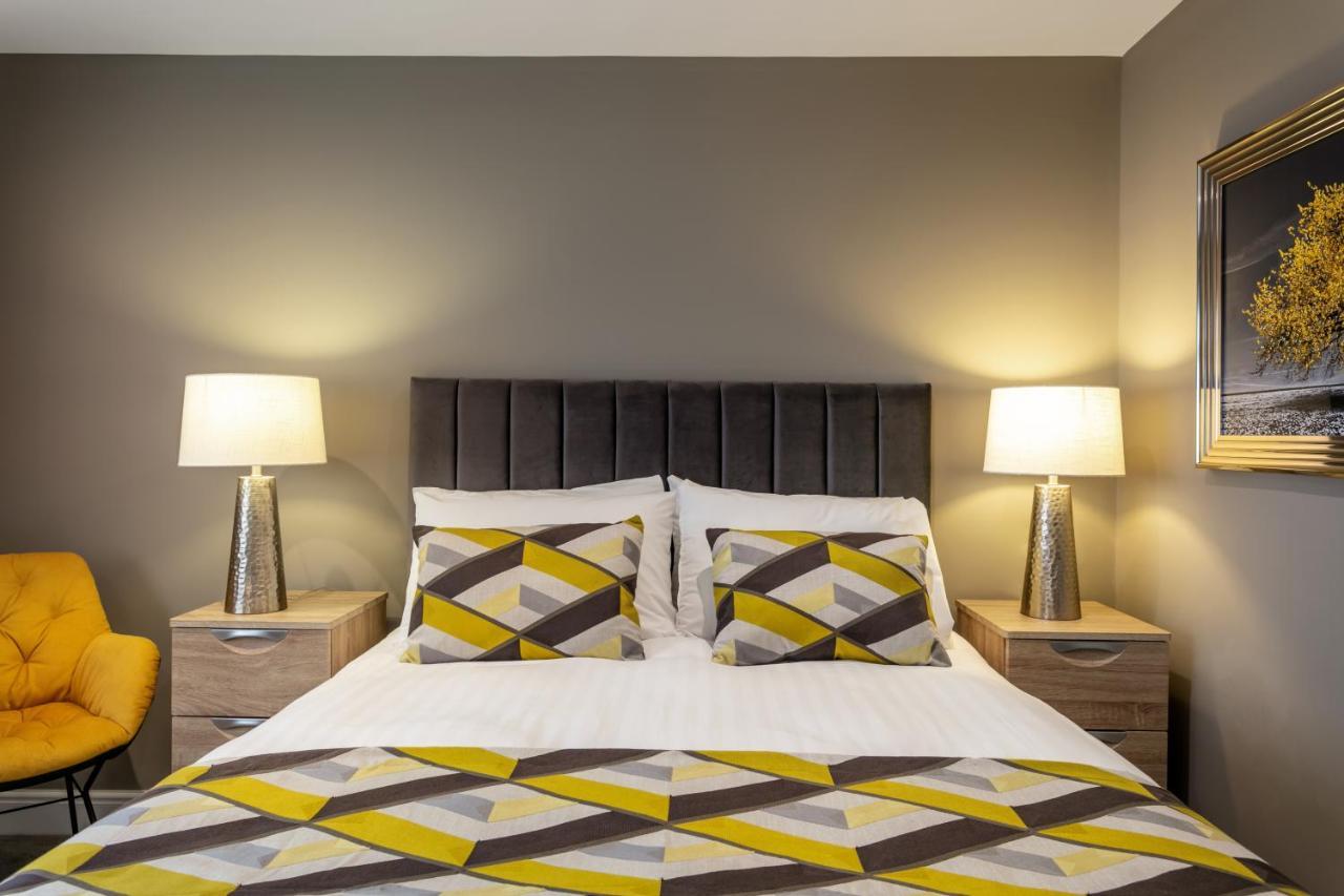 Roydon Marina Village Hotel Экстерьер фото