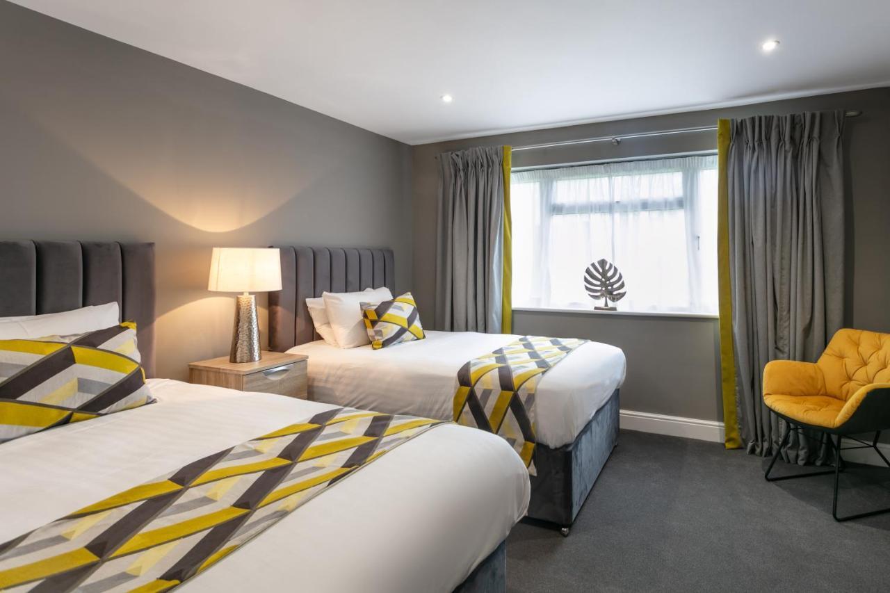 Roydon Marina Village Hotel Экстерьер фото