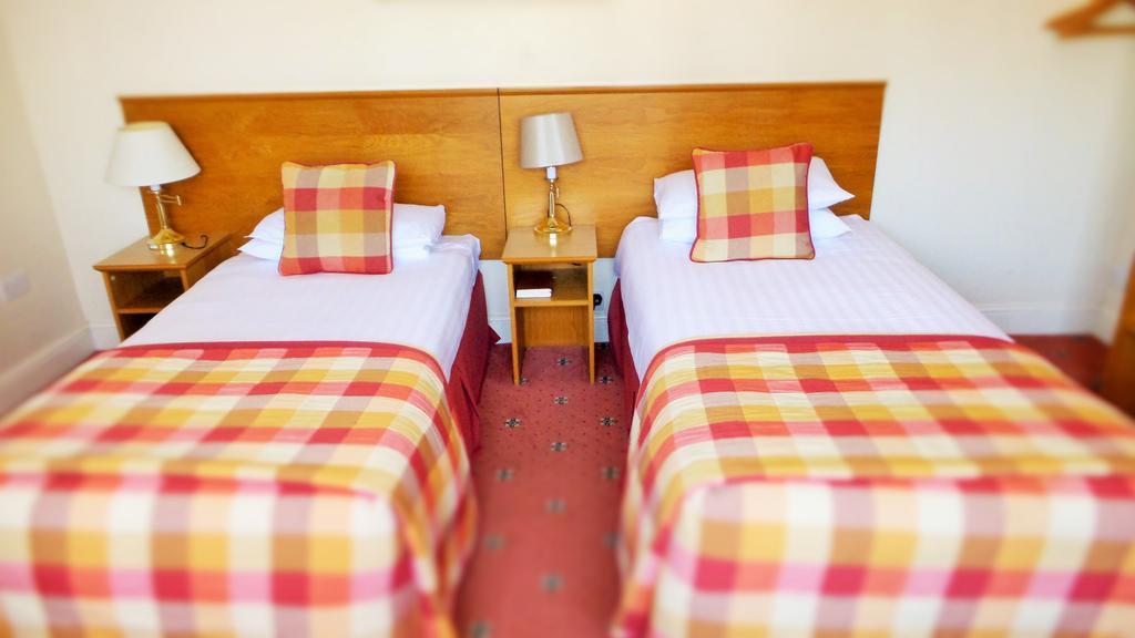 Roydon Marina Village Hotel Номер фото
