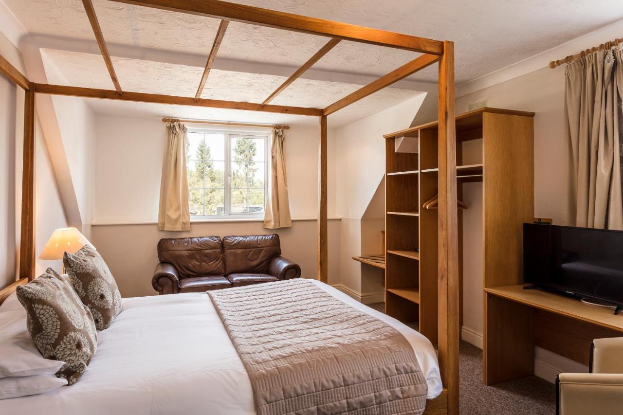 Roydon Marina Village Hotel Экстерьер фото