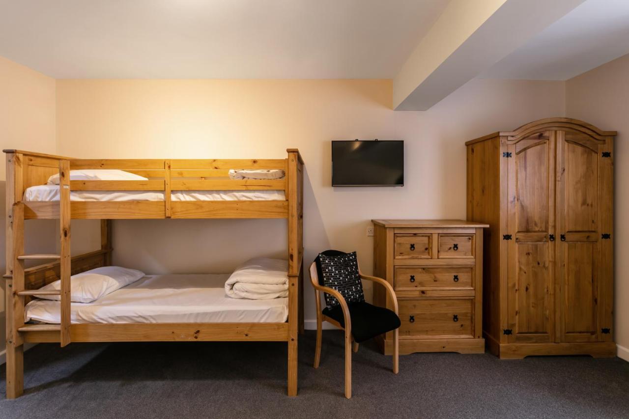 Roydon Marina Village Hotel Экстерьер фото